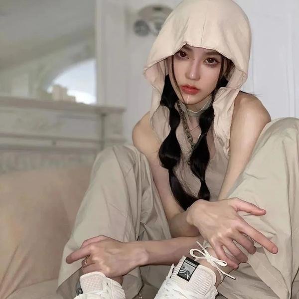不可爱的她